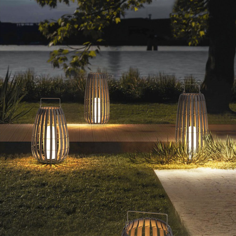 Klasyczna lampa zewnętrzna LED zasilana energią słoneczną do nastrojowego oświetlenia