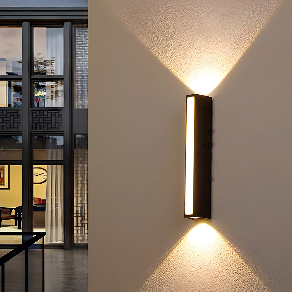 Zewnętrzne kinkiety LED o bardzo jasnym świetle, odporne na warunki atmosferyczne