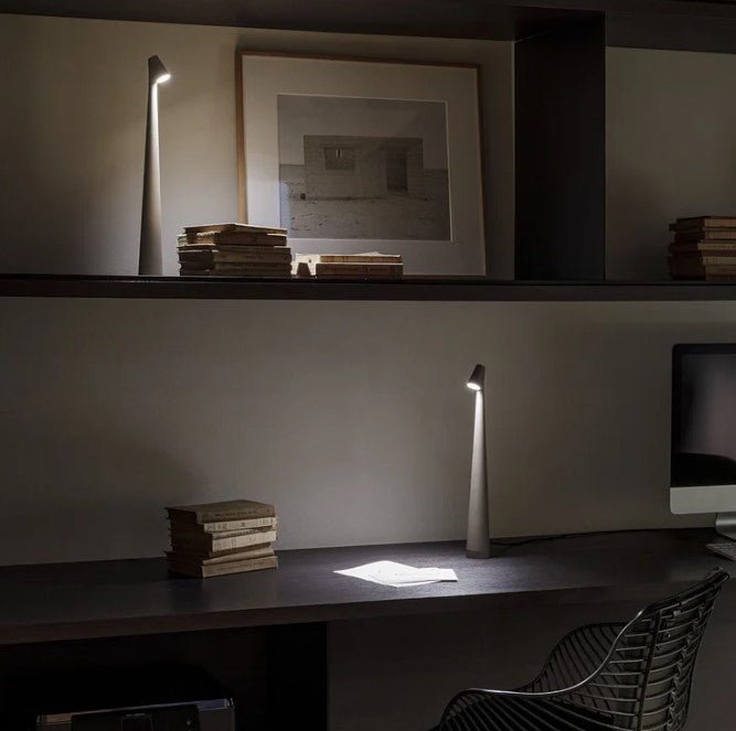 Kompaktowa bezprzewodowa lampa stołowa LED z regulacją światła