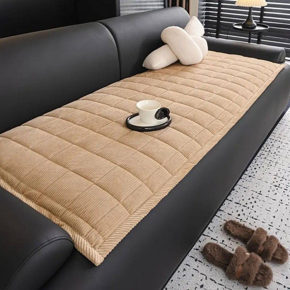Dekoracyjna zmywalna pikowana narzuta – Funkcjonalna ochrona przed zarysowaniami sofy i części dziennej