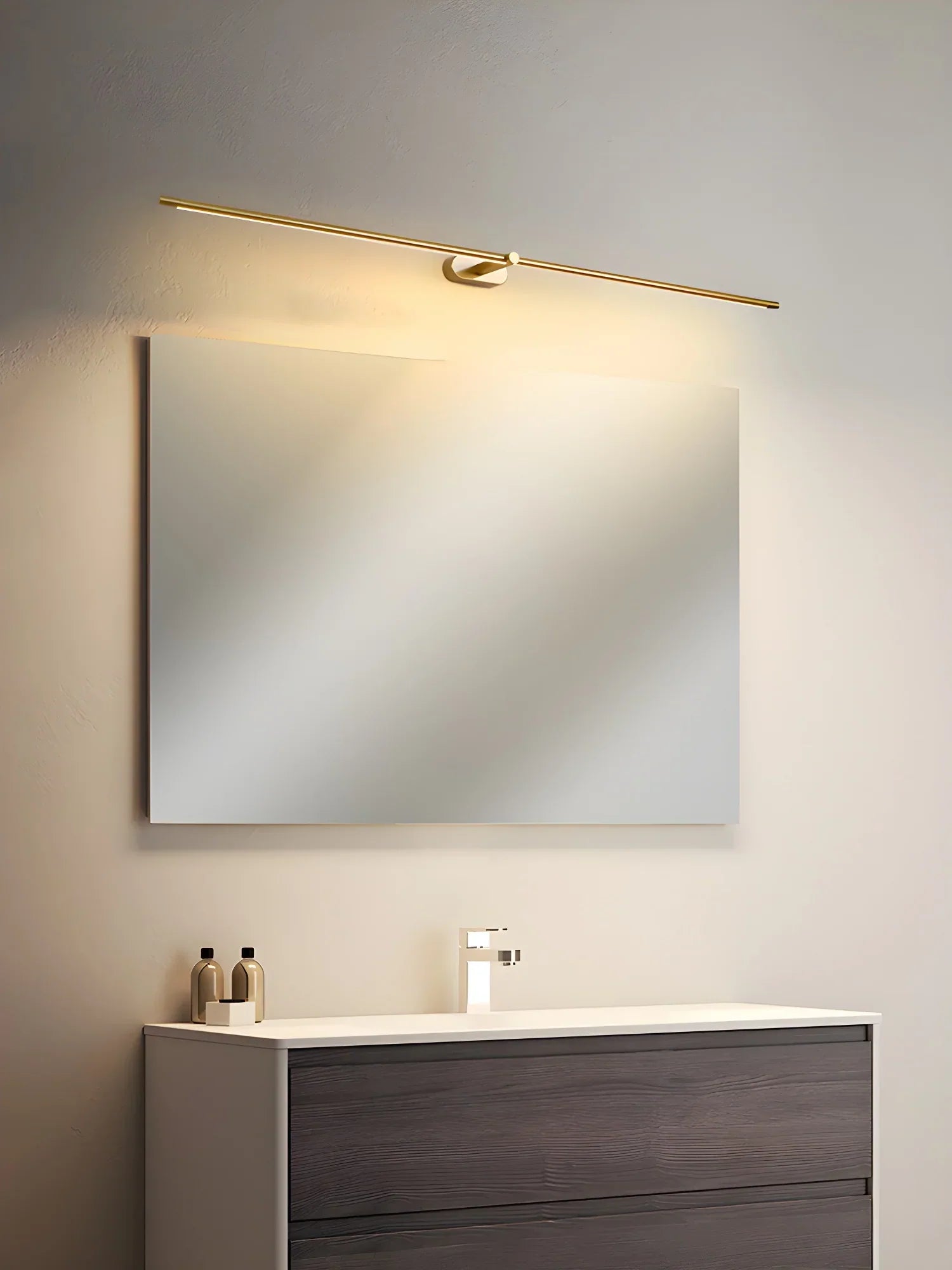 Minimalna smukła lampa ścienna LED do łazienki