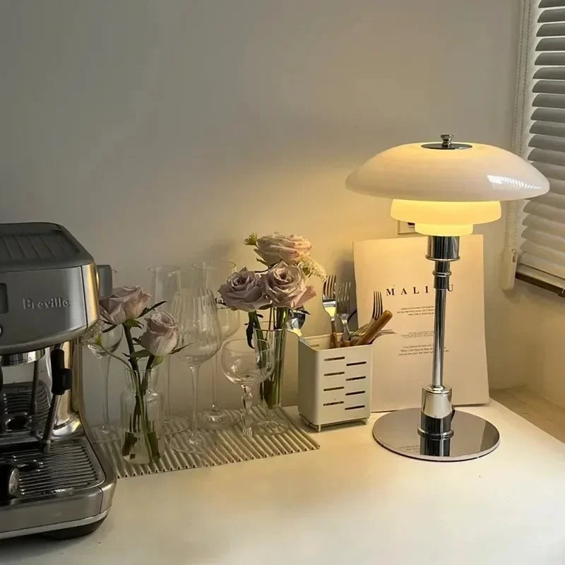 Skandynawska lampa stołowa LED dekoracyjne światło
