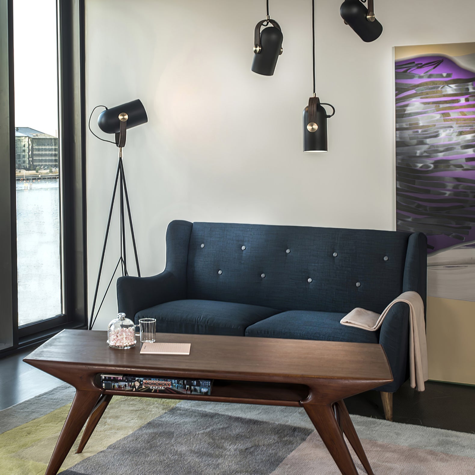 Przemysłowa lampa wisząca w stylu „cannon” do wnętrz typu loft