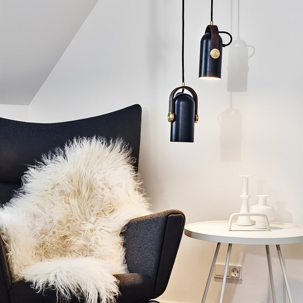 Przemysłowa lampa wisząca w stylu „cannon” do wnętrz typu loft