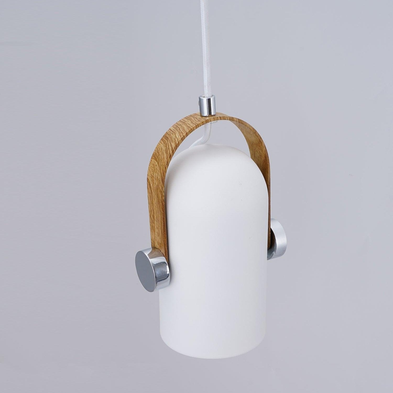 Przemysłowa lampa wisząca w stylu „cannon” do wnętrz typu loft