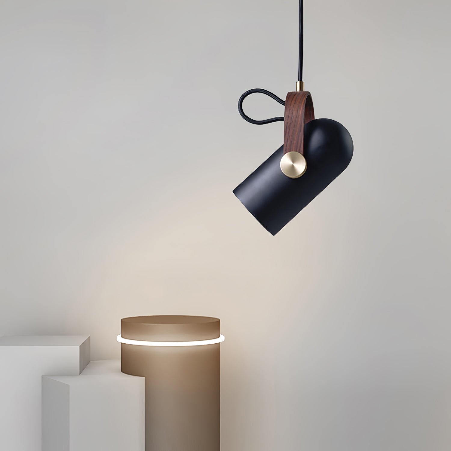 Przemysłowa lampa wisząca w stylu „cannon” do wnętrz typu loft