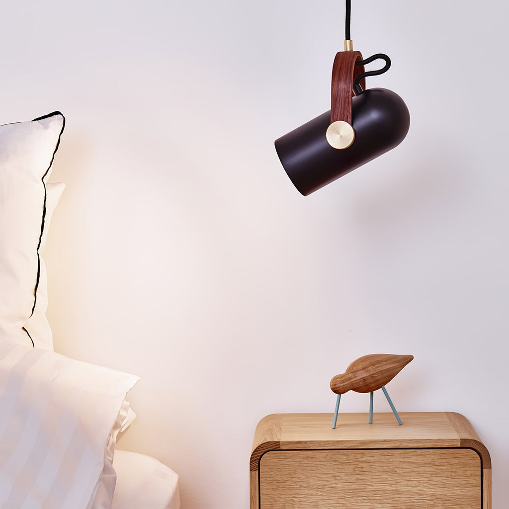 Przemysłowa lampa wisząca w stylu „cannon” do wnętrz typu loft