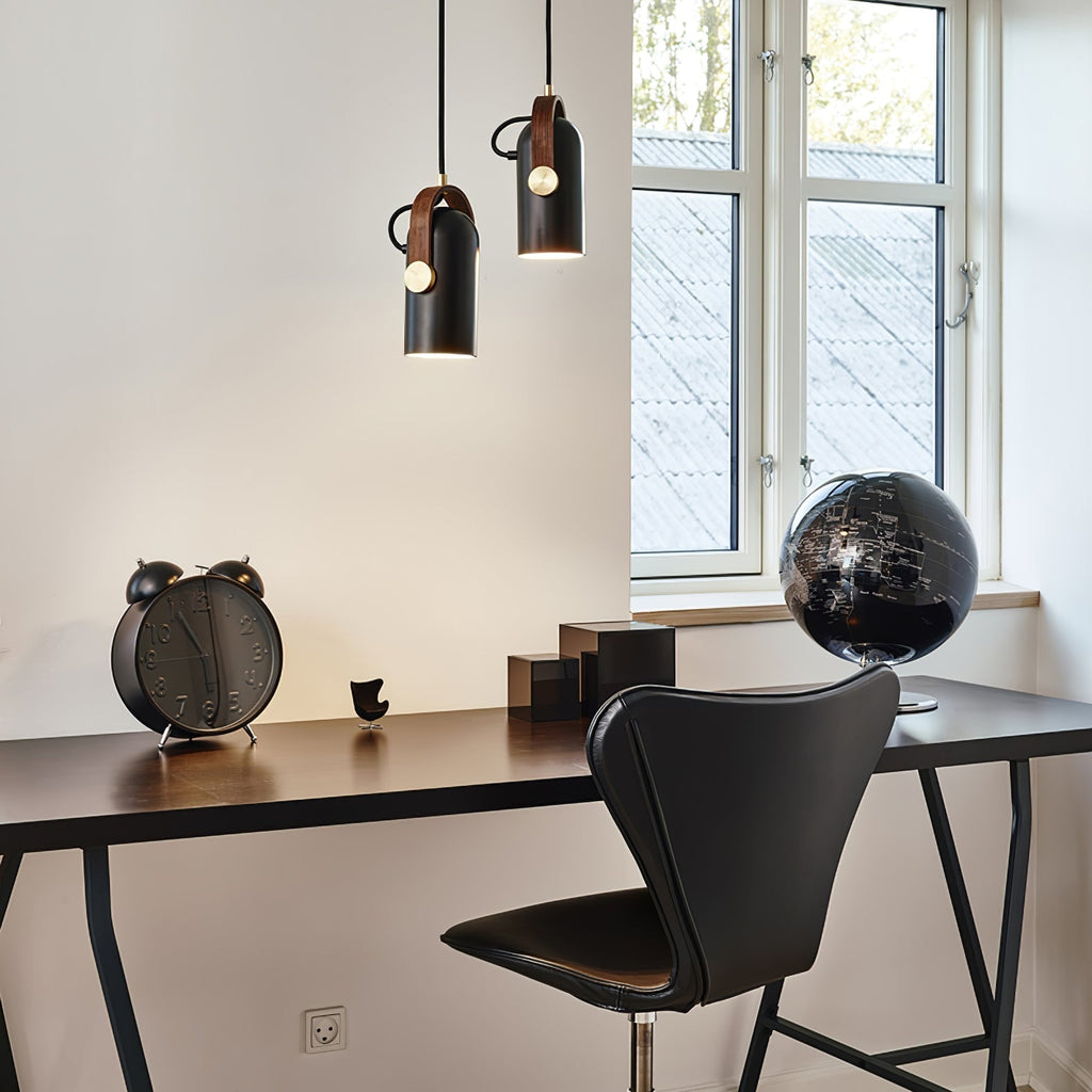 Przemysłowa lampa wisząca w stylu „cannon” do wnętrz typu loft