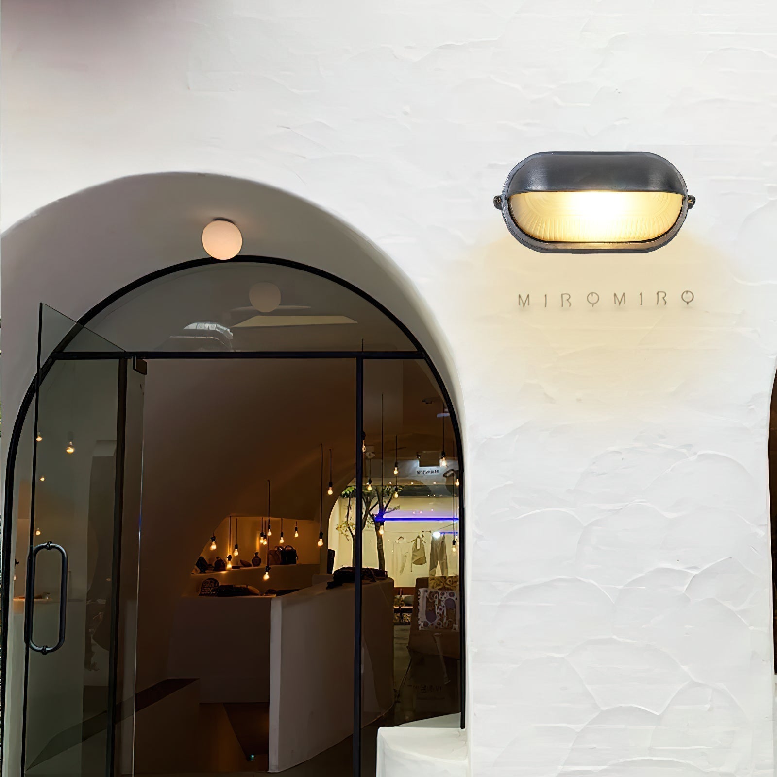 Wytrzymała trwała odporna na warunki atmosferyczne lampa ścienna zewnętrzna o industrialnym designie
