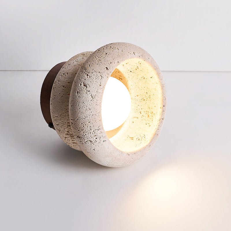 Stylowa lampa sufitowa z trawertynu – oprawa LED z naturalnego kamienia