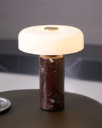 Nowoczesna lampa stołowa z marmurową podstawą i dotykowym sterowaniem LED
