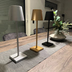 Nowoczesna skandynawska bezprzewodowa lampa stołowa LED z funkcją ściemniania