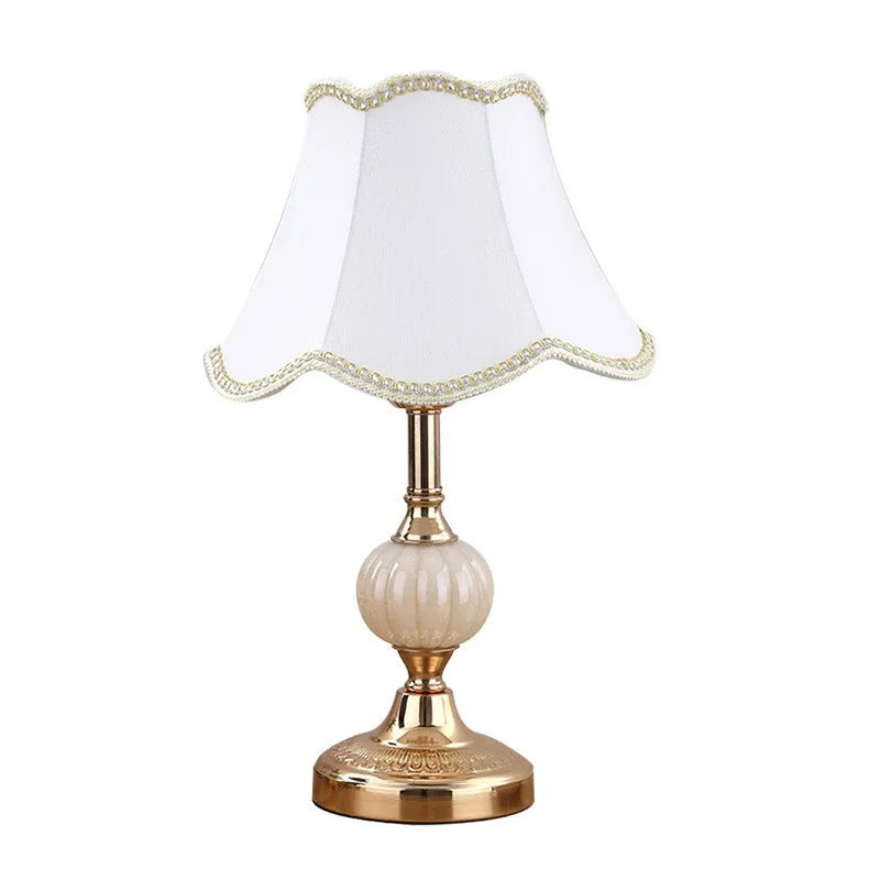 Nordycka Lampa Vintage na Biurko i Stolik – Ciepłe Oświetlenie do Domu