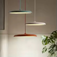 Nowoczesna skandynawska lampa wisząca LED – stylowe oświetlenie do wnętrz