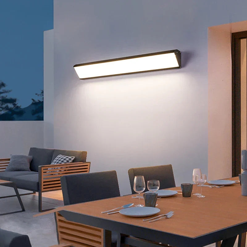Nowoczesna, wodoodporna lampa zewnętrzna LED do montażu na ścianie