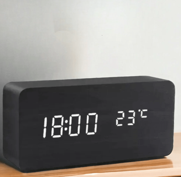 Minimalistyczny drewniany zegar LED z aktywacją dźwiękową do nowoczesnego domu