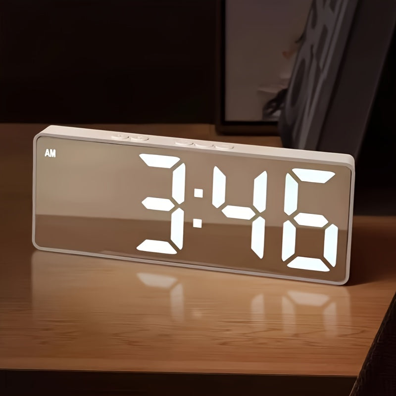 Stylowy zegar LED w lustrze z dużym wyświetlaczem i funkcją drzemki