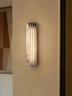 Estetyczna lampa ścienna z alabastru