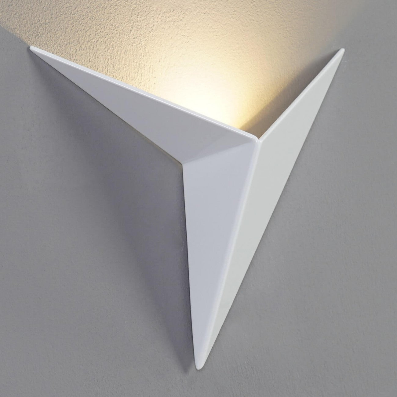 Artystyczna smukła trigon lampa ścienna