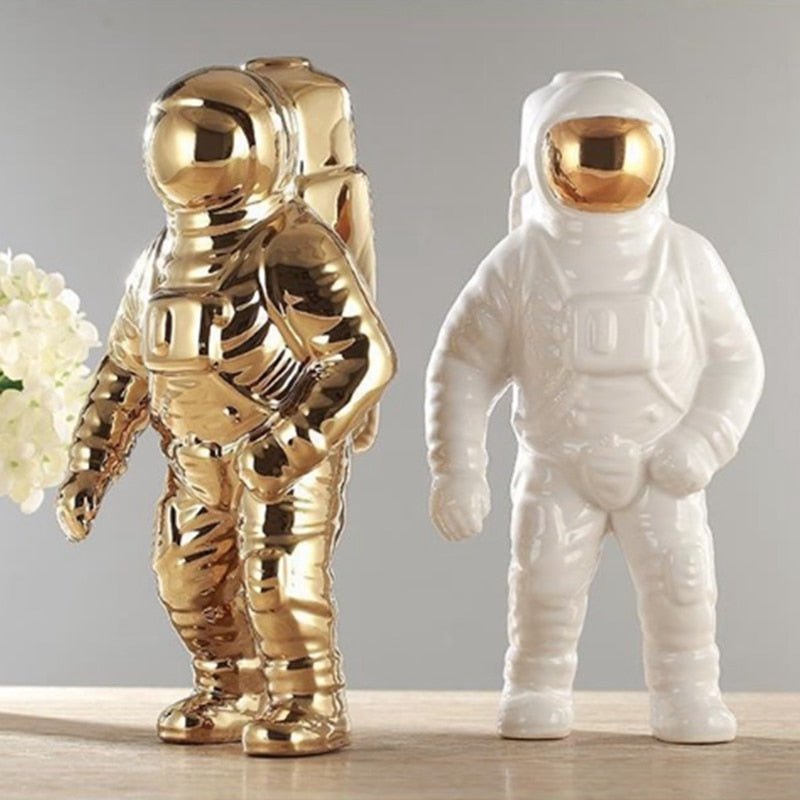 Wazon z figurką astronauty: nowoczesny akcent wystroju w stylu kosmicznym