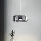 Lampa sufitowa w stylu retro z potrójnym kloszem szklanym i regulowanym oświetleniem LED