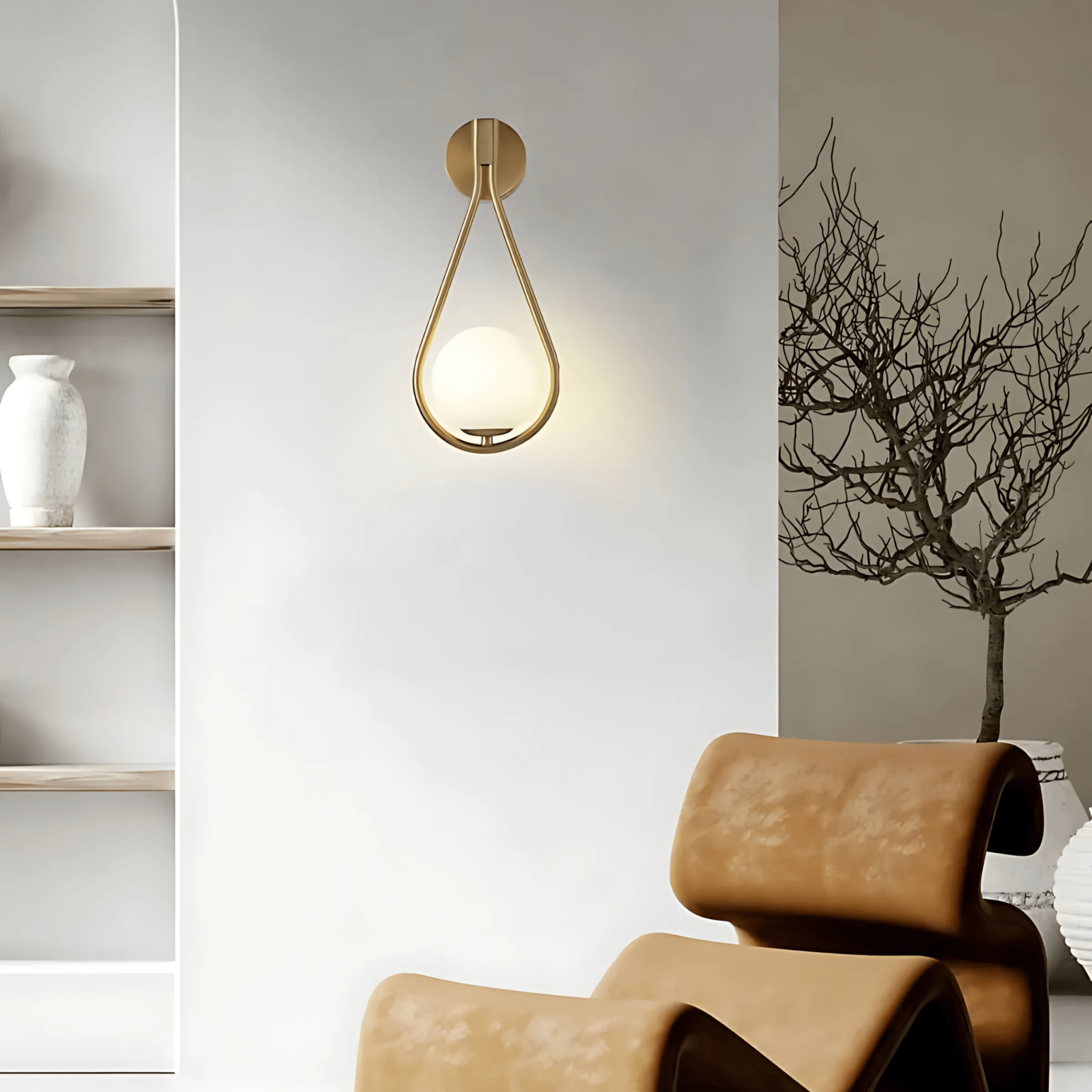 Nowoczesna lampa ścienna z kulą szklaną