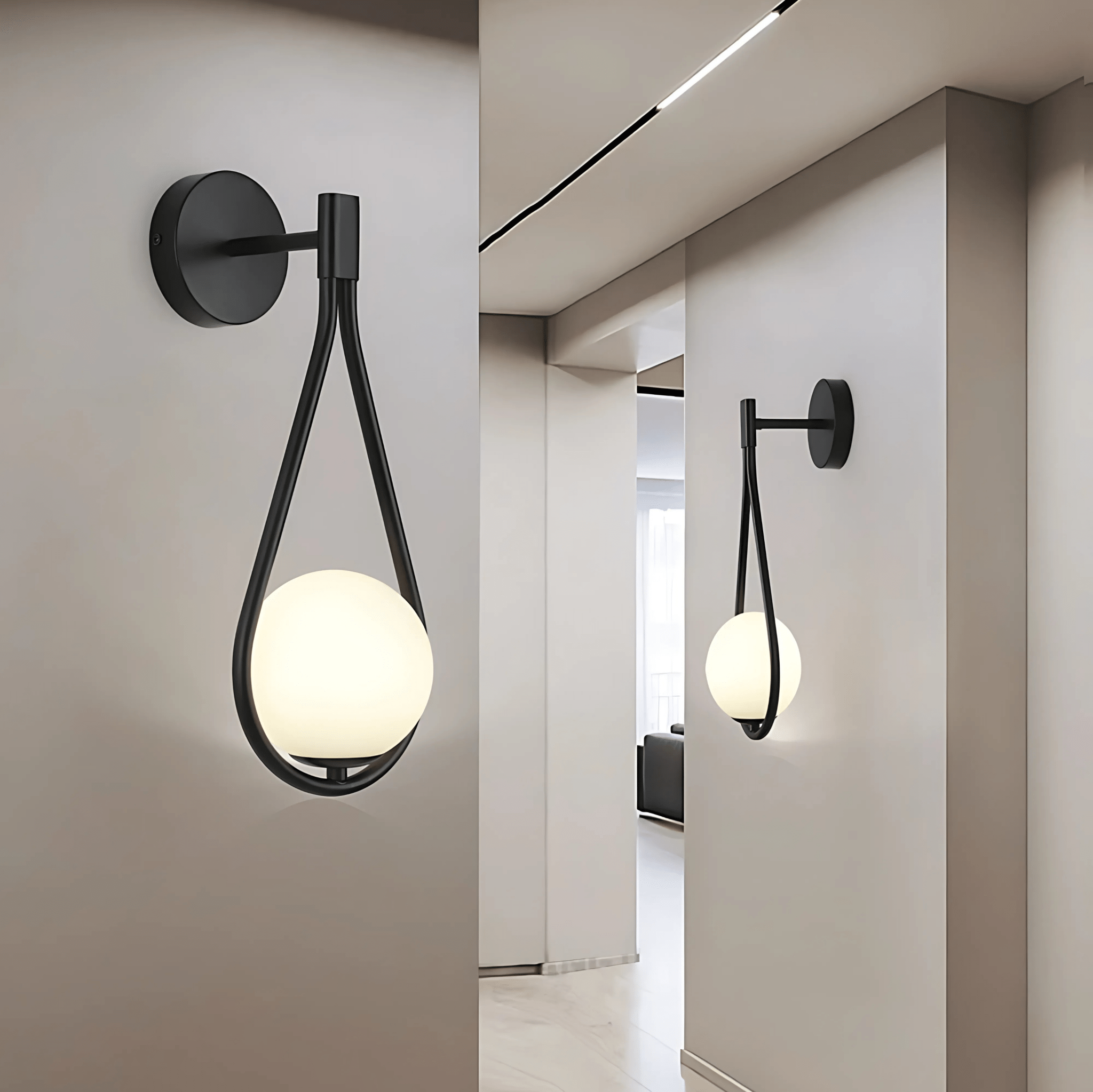 Nowoczesna lampa ścienna z kulą szklaną
