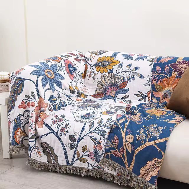 Koc boho z kwiatowym wzorem o artystycznym stylu