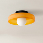 Minimalistyczna lampa wisząca z delikatnym światłem