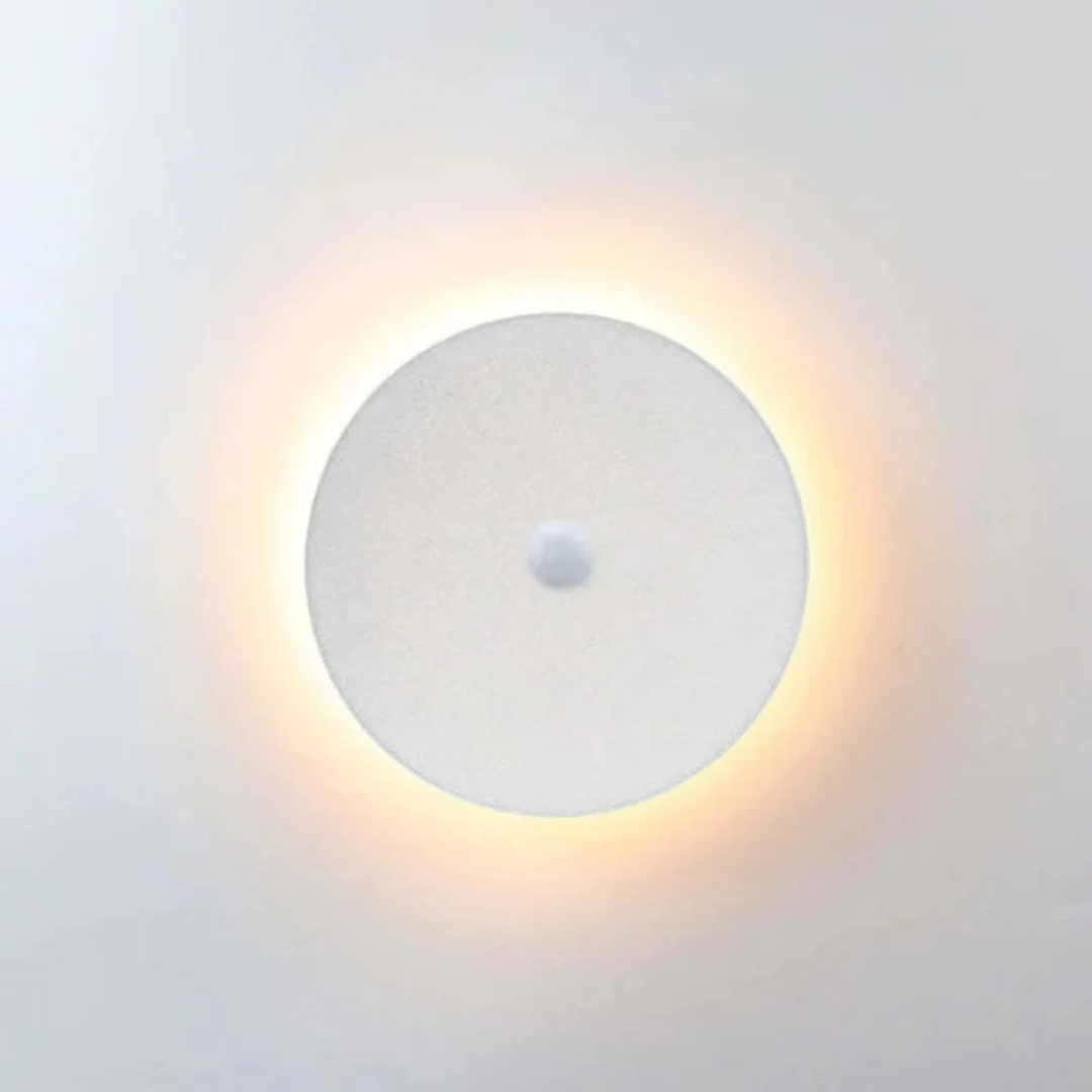 Elegancka minimalistyczna lampa ścienna LED do oświetlenia zewnętrznego