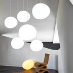 Jasna minimalistyczna lampa sufitowa do nowoczesnego domu