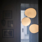Jasna minimalistyczna lampa sufitowa do nowoczesnego domu