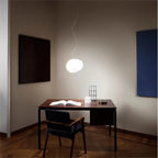 Jasna minimalistyczna lampa sufitowa do nowoczesnego domu