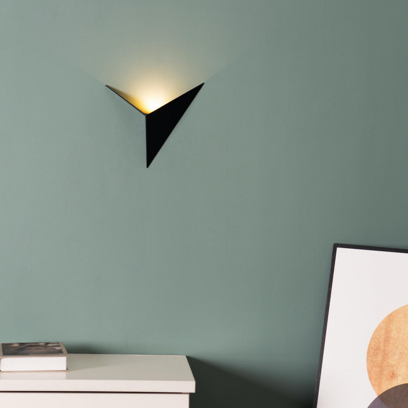 Artystyczna smukła trigon lampa ścienna