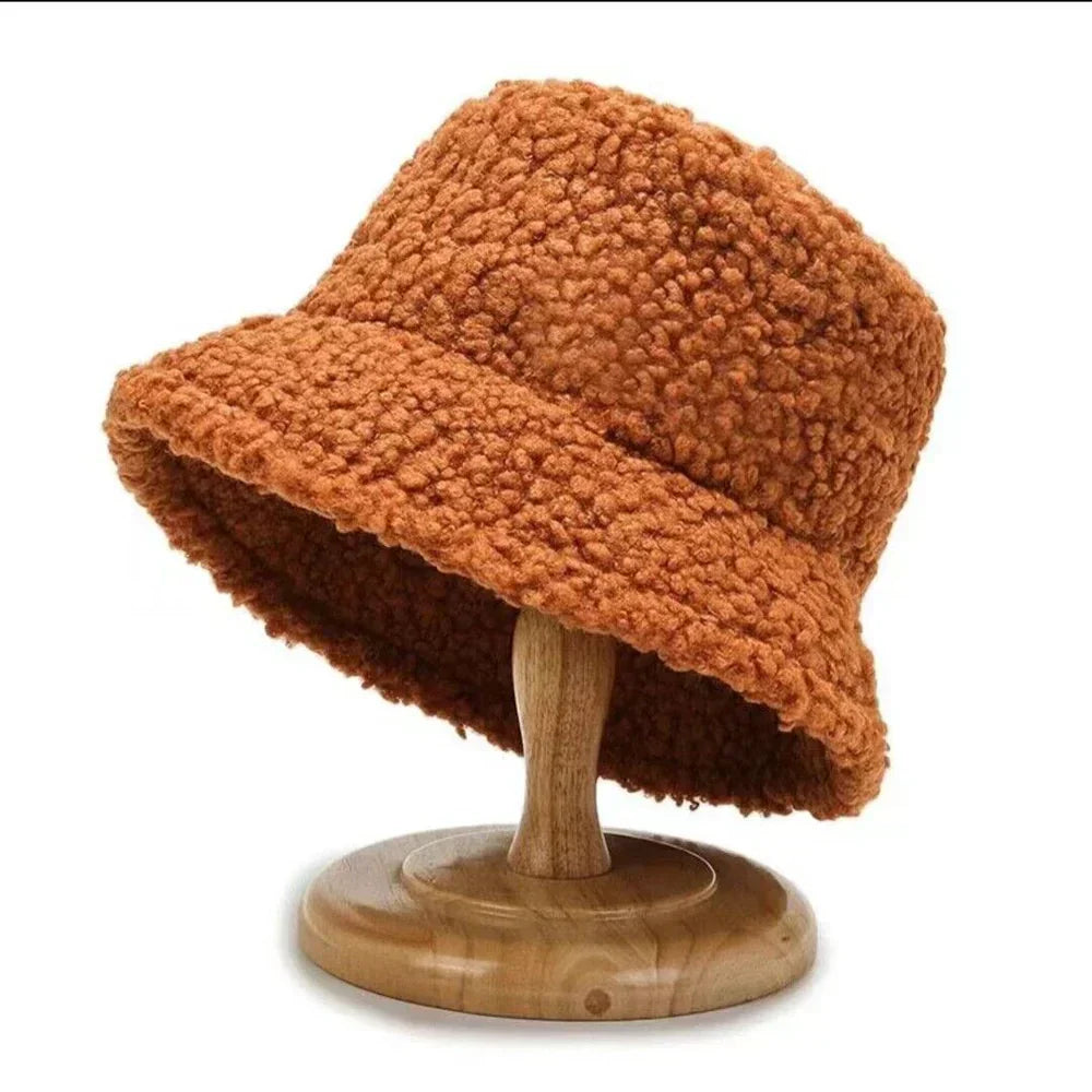 Modny ciepły letni kapelusz typu bucket
