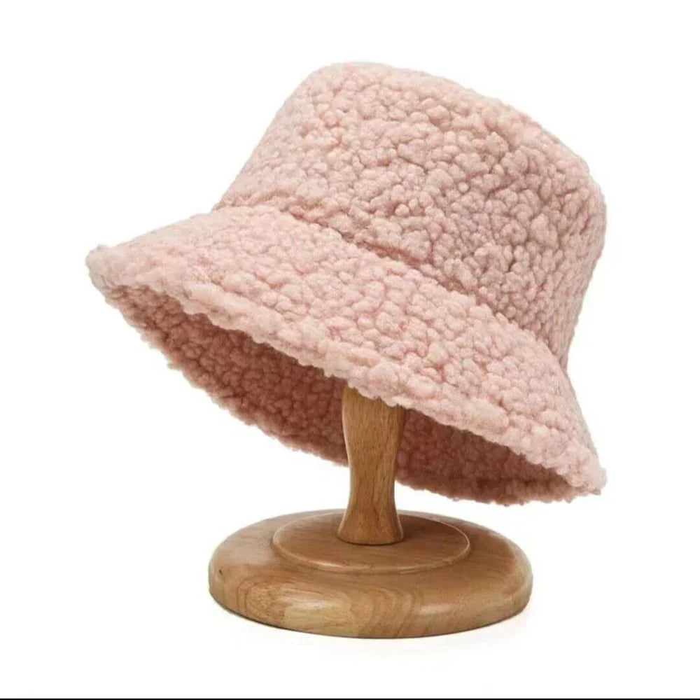 Modny ciepły letni kapelusz typu bucket