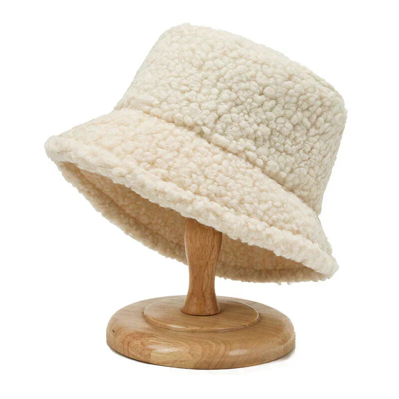 Modny ciepły letni kapelusz typu bucket