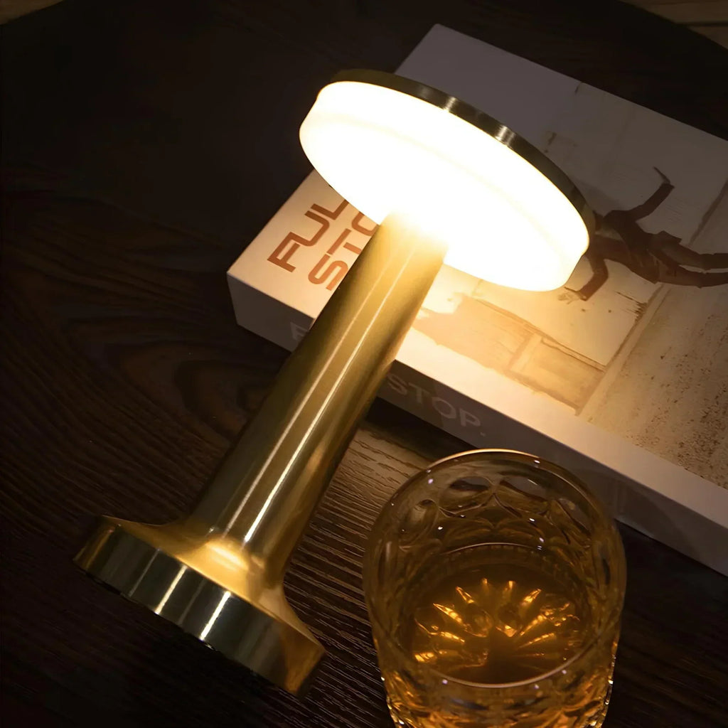 Klasyczna przenośna bezprzewodowa lampa stołowa LED